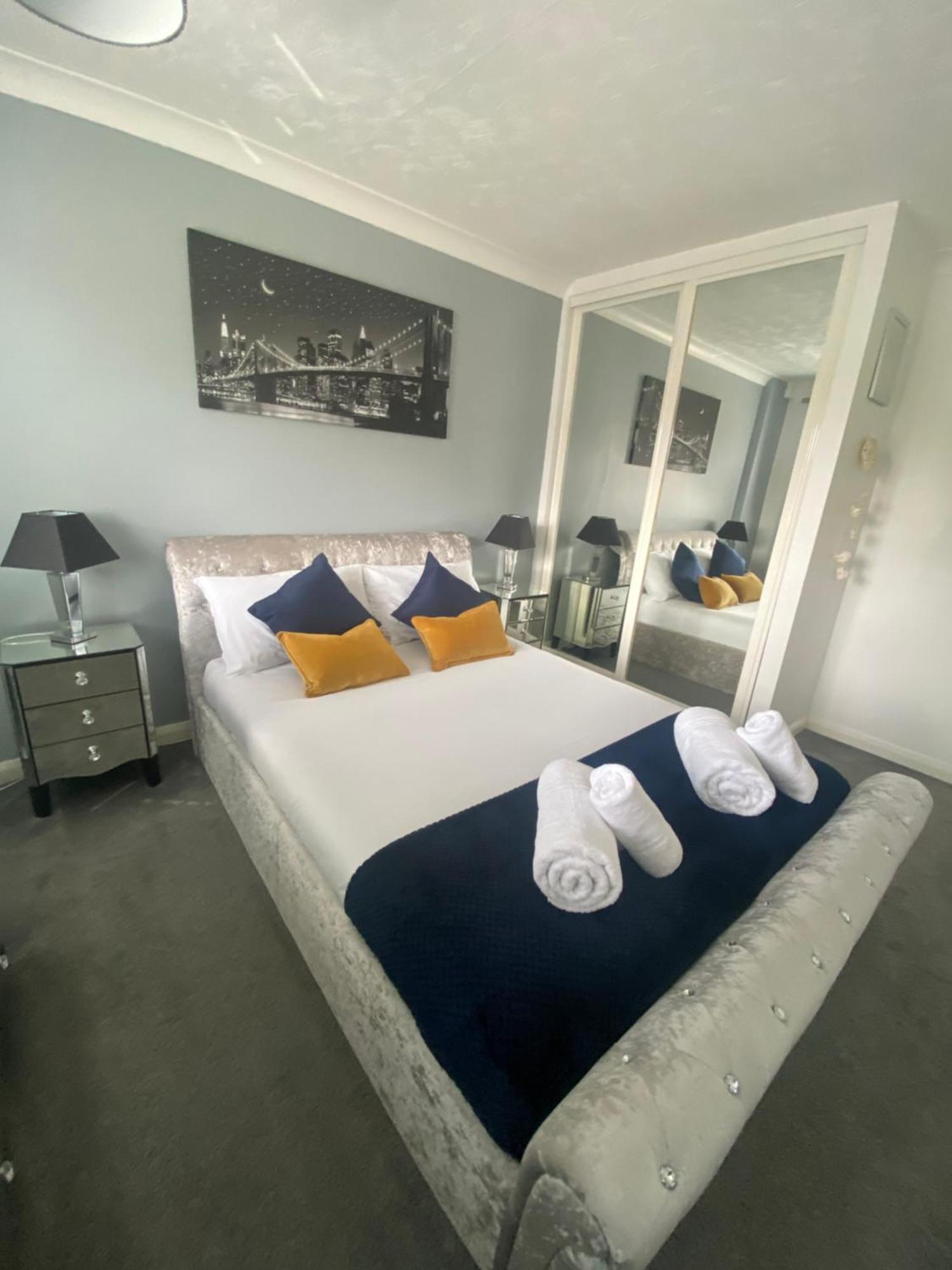 The Brook House - Spacious 3 Bed Home From Home In Burton Exterior photo